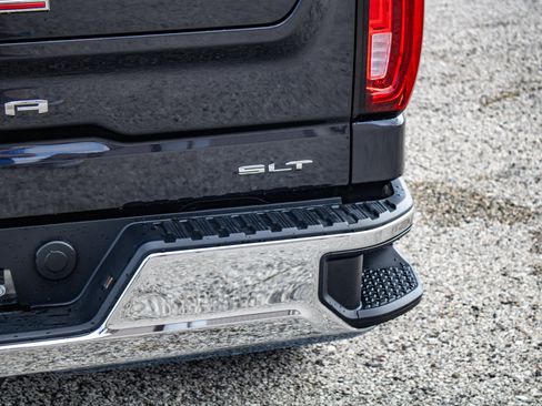 Used 2025 GMC Sierra 1500 SLT image 15