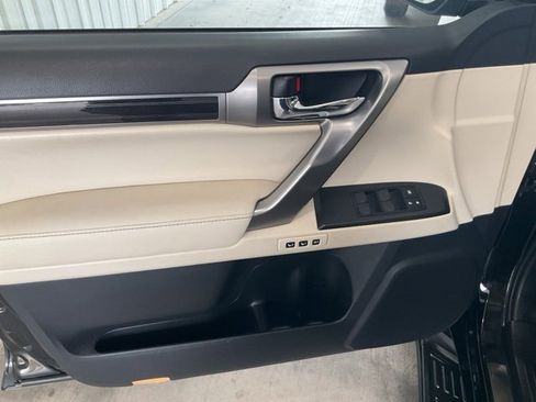 Used 2023 Lexus GX 460 Premium w/ Premium Package image 5