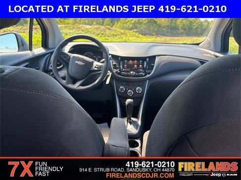 Used 2022 Chevrolet Trax LS w/ Tint and Cruise Package image 31