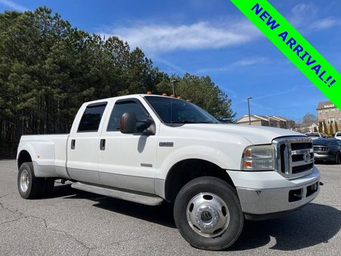 Used 2005 Ford F350 Lariat image 1