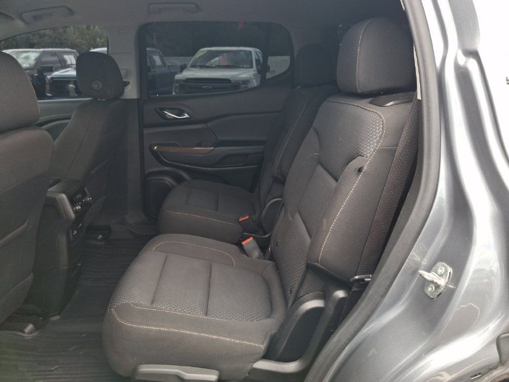 Used 2022 GMC Acadia SLE w/ Driver Convenience Package FWD image 13