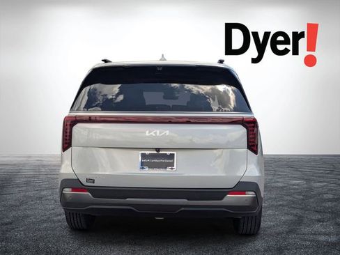 Certified 2025 Kia Carnival SX Prestige FWD image 6