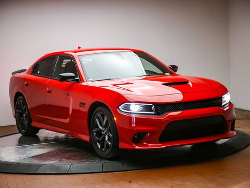 Used 2022 Dodge Charger R/T w/ Plus Group RWD image 6