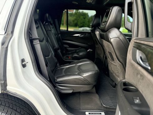 Used 2019 Cadillac Escalade Platinum RWD image 24