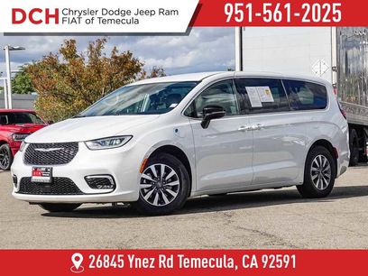 Certified 2024 Chrysler Pacifica Select