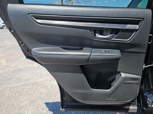 Used 2025 Honda CR-V LX image 18