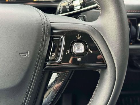 Used 2022 Lincoln Aviator AWD w/ Premium Package image 23