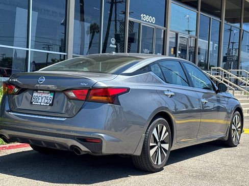 Used 2020 Nissan Altima 2.5 SV FWD image 5