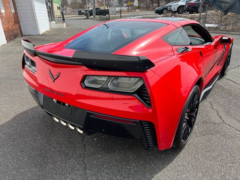 Used 2015 Chevrolet Corvette Z06 w/ 3LZ Preferred Equipment Group image 19