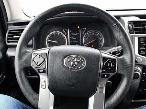 Used 2021 Toyota 4Runner Limited image 12