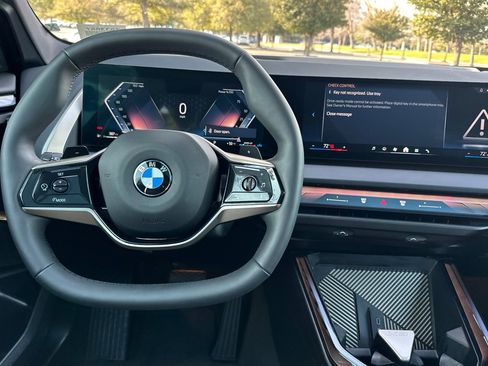 Used 2025 BMW X3 xDrive30i w/ Convenience Package image 18