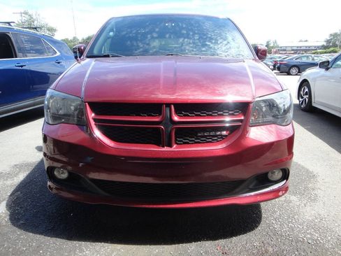 Used 2019 Dodge Grand Caravan GT FWD image 2