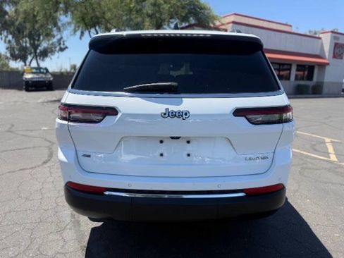 Used 2021 Jeep Grand Cherokee L Limited RWD image 3