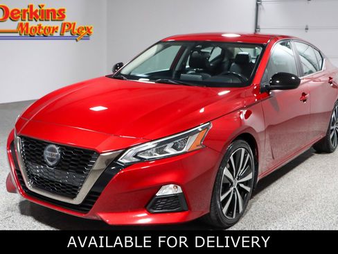 Used 2020 Nissan Altima 2.5 SR image 1
