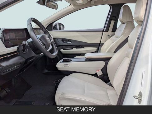 Used 2023 Nissan Ariya FWD image 14