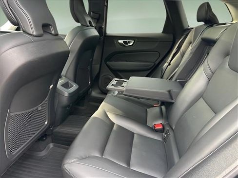 Used 2024 Volvo XC60 B5 Core AWD/4WD image 14