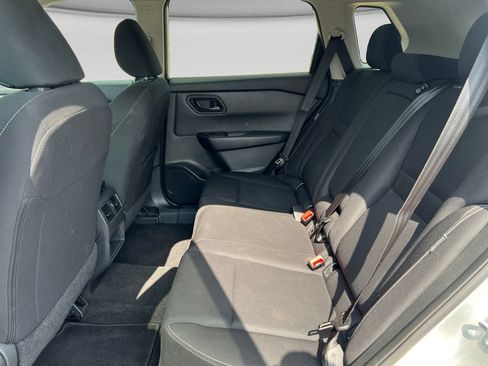 Used 2024 Nissan Rogue S FWD image 29