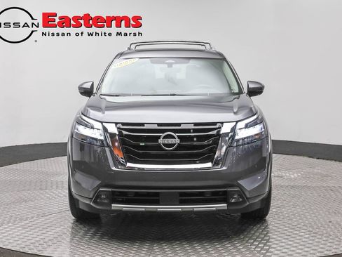 Used 2024 Nissan Pathfinder SL AWD/4WD image 2