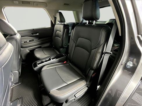 New 2026 Nissan Pathfinder SL AWD/4WD image 18