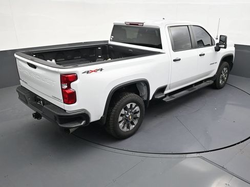 Used 2025 Chevrolet Silverado 2500 Custom w/ Custom Value Package AWD/4WD image 16