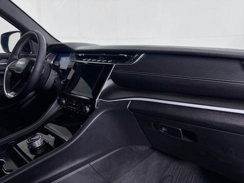 Used 2024 Jeep Grand Cherokee Altitude image 29