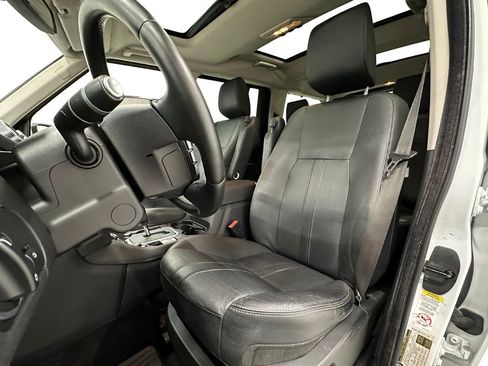 Used 2013 Land Rover LR4 HSE image 12