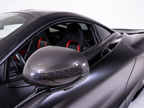 Used 2019 McLaren 720S Performance RWD image 14
