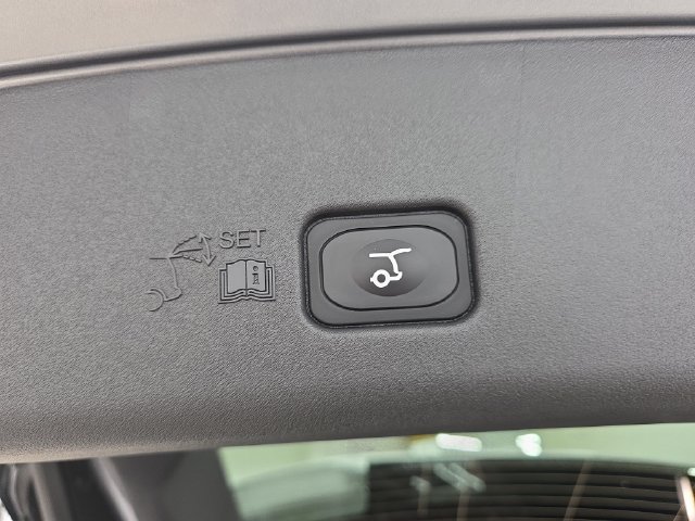 New 2026 Lincoln Nautilus Premier AWD/4WD image 32