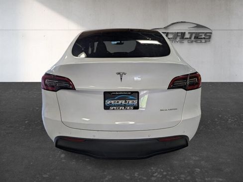 Used 2022 Tesla Model Y Long Range AWD/4WD image 9