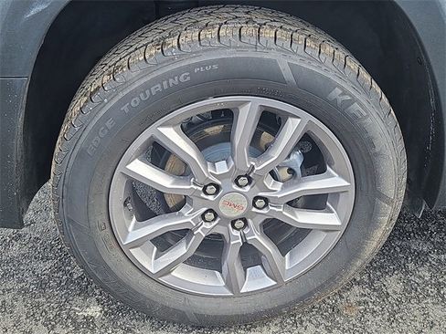 Used 2024 GMC Terrain SLT image 9