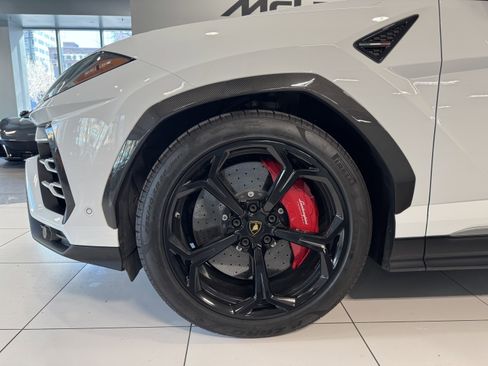 Used 2020 Lamborghini Urus image 35
