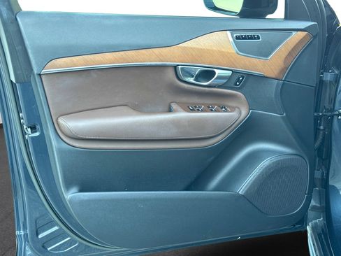 Used 2022 Volvo XC90 T6 Momentum image 19