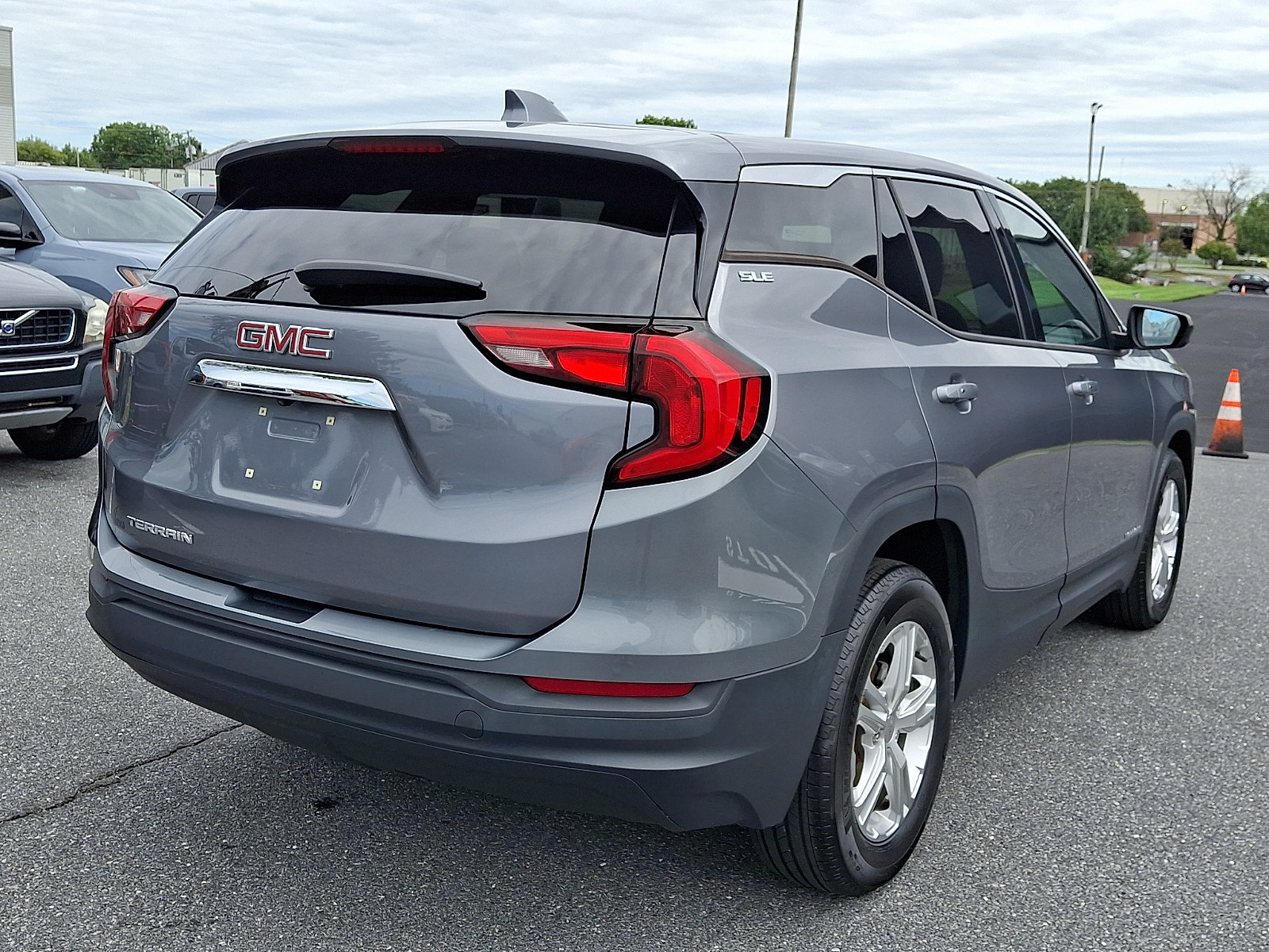 Used 2020 GMC Terrain SLE FWD image 6