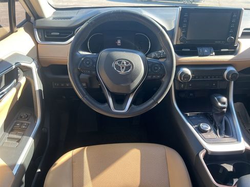 Used 2019 Toyota RAV4 Limited w/ Limited Grade Weather Package image 12