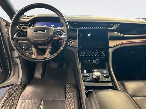 Used 2022 Jeep Grand Cherokee Summit w/ Luxury Tech Group V image 19