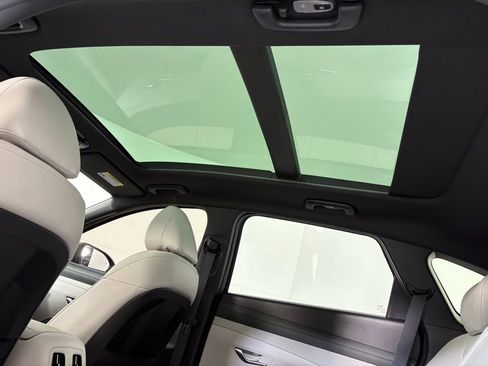 New 2025 Hyundai Tucson Limited FWD image 19