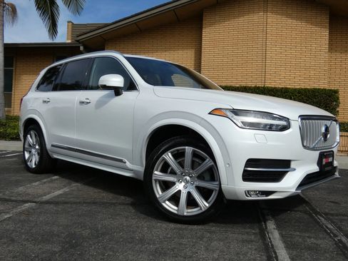 Used 2017 Volvo XC90 T6 Inscription w/ Vision Package image 5