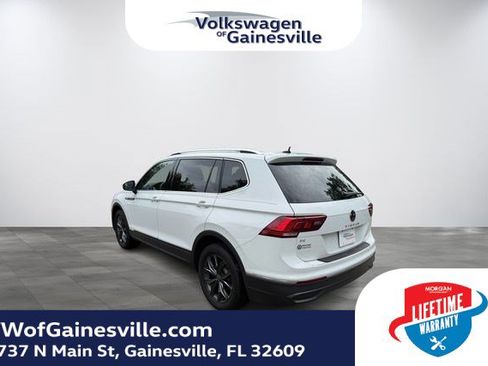 Certified 2022 Volkswagen Tiguan SE FWD image 3