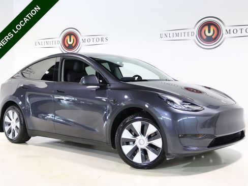 Used 2022 Tesla Model Y Long Range AWD/4WD image 1