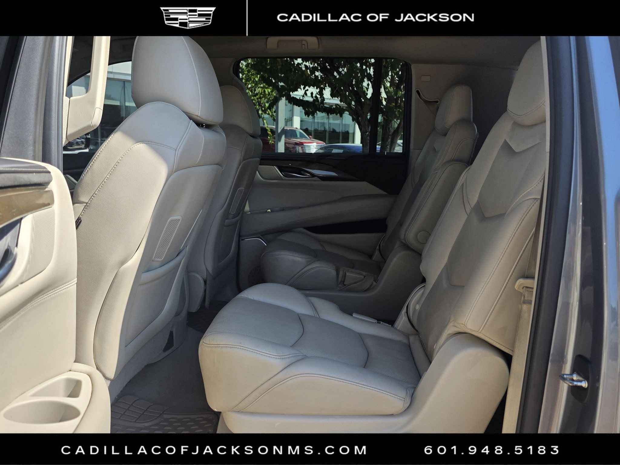 Used 2019 Cadillac Escalade ESV 4WD image 28