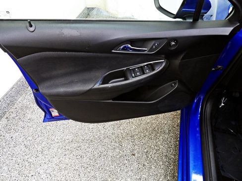 Used 2017 Chevrolet Cruze LT image 7