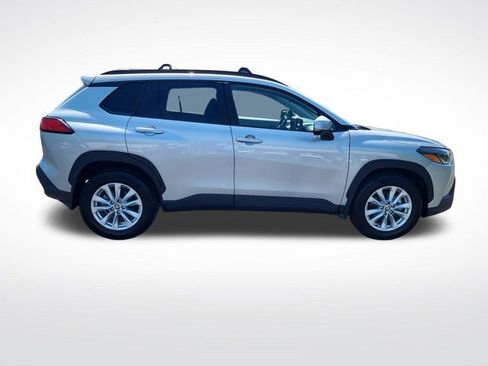 Used 2023 Toyota Corolla Cross LE FWD image 6