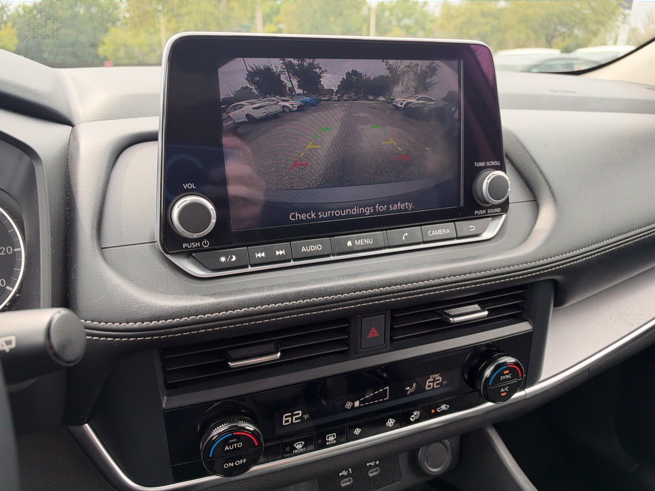 Used 2025 Nissan Rogue SV FWD image 9