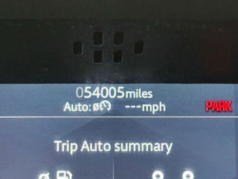 Used 2020 Land Rover Defender 110 SE image 20