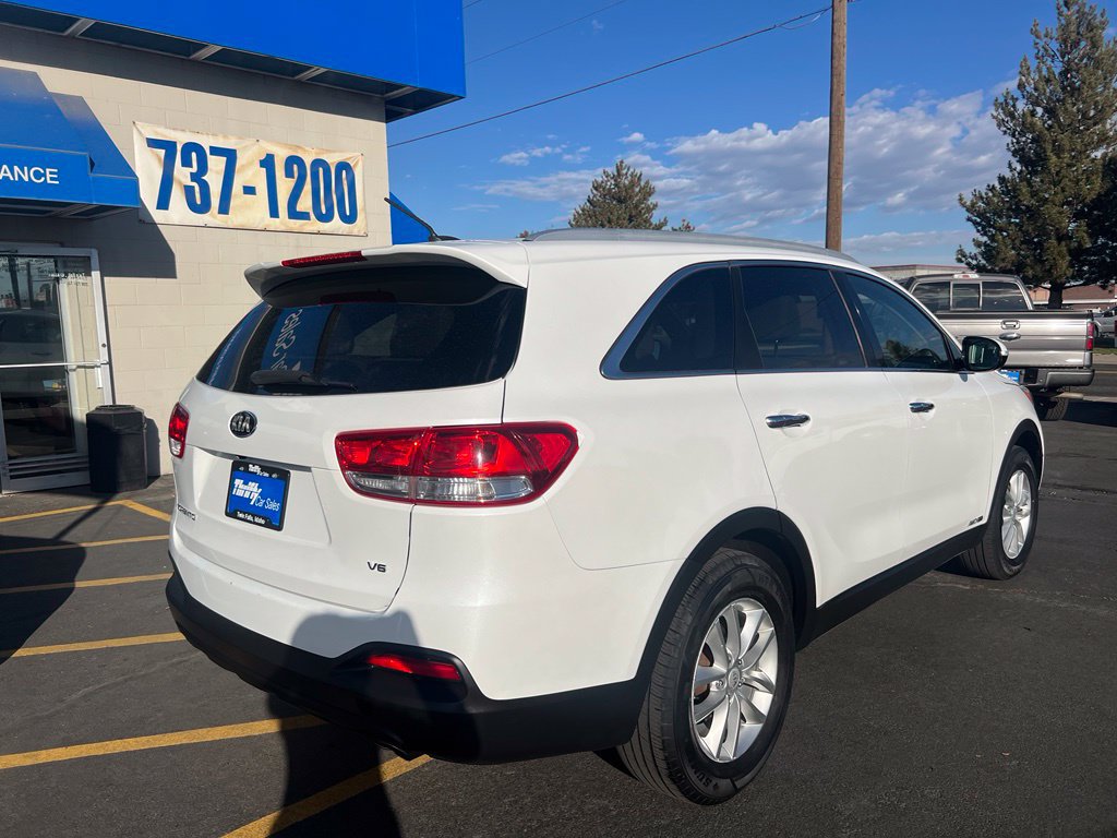 Used 2016 Kia Sorento LX AWD/4WD image 3