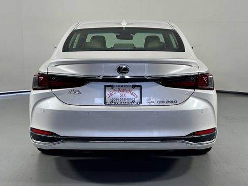 Used 2021 Lexus ES 250 w/ Premium Package AWD/4WD image 6