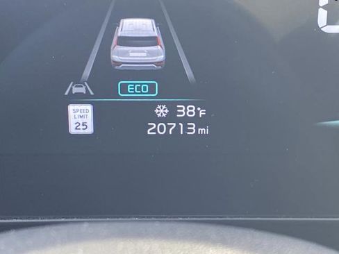 Certified 2023 Kia Niro EX image 6