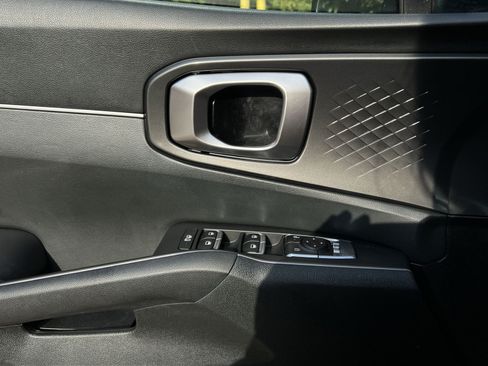Used 2025 Kia Sorento LX FWD image 20