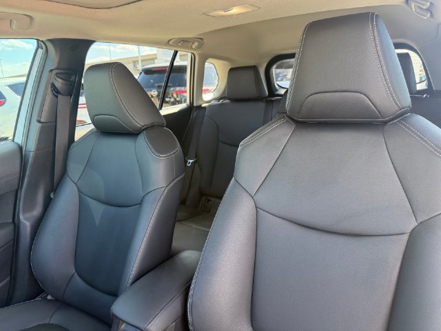 Used 2026 Toyota Corolla Cross XLE w/ Convenience Package FWD image 11
