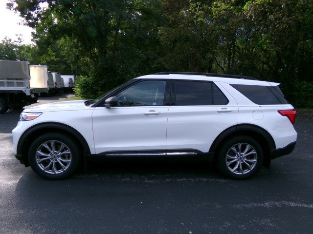 Used 2021 Ford Explorer XLT w/ Equipment Group 202A AWD/4WD image 6